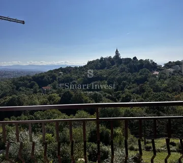 MATULJI - RUKAVAC, samostojeća kuća s 3 stana i pogledom! - cover