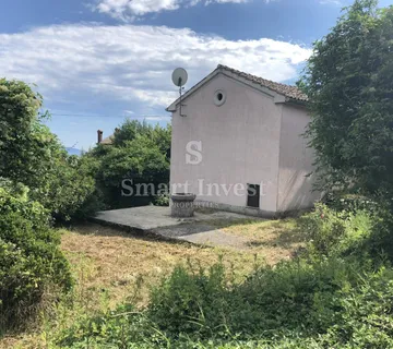 POBRI, kuća za adaptaciju s velikom okućnicom i pogledom na more - cover