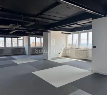 RIJEKA - CENTAR, novouređeni poslovni prostor u zgradi s liftom za dugoročan najam - cover