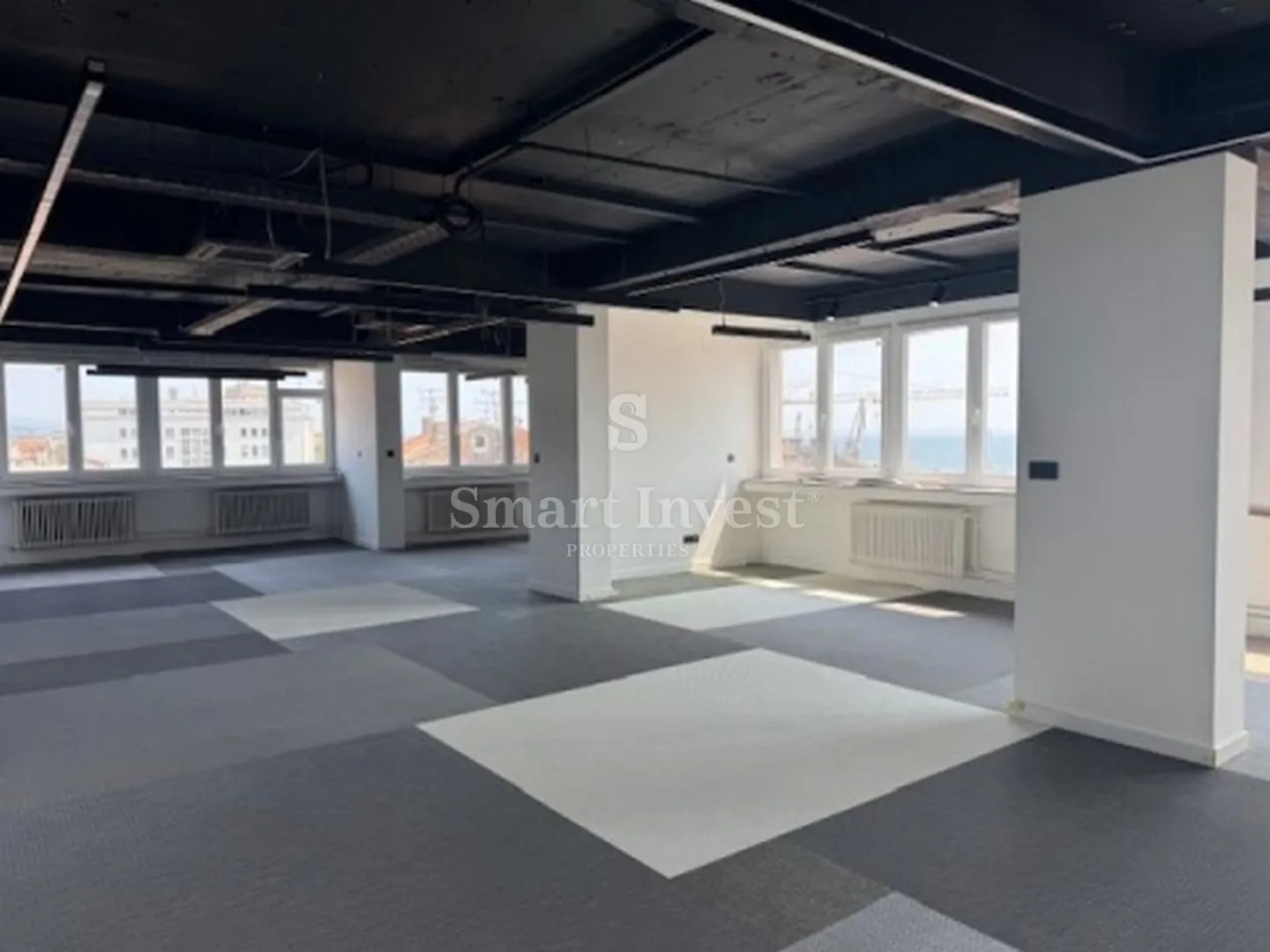 RIJEKA - CENTAR, novouređeni poslovni prostor u zgradi s liftom za dugoročan najam - cover