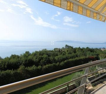 OPATIJA, dvoetažni stan s balkonom i parkingom - cover
