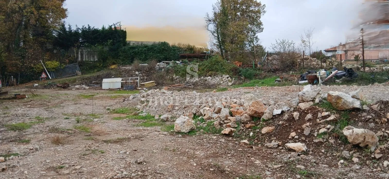 MARČELJI, zemljište s dozvolom za gradnju zgrade s 3 stana - cover