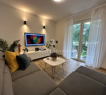 MATULJI, odličan stan 2S+DB u novogradnji, 2 parkirna mjesta - cover