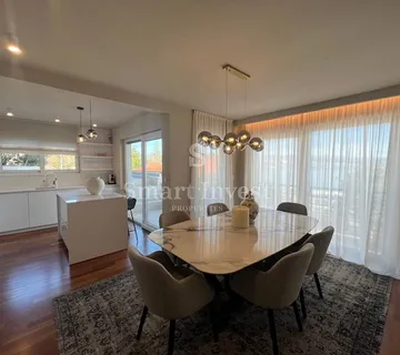 OPATIJA, stan od 97 m2 s prekrasnim pogledom i terasom - cover