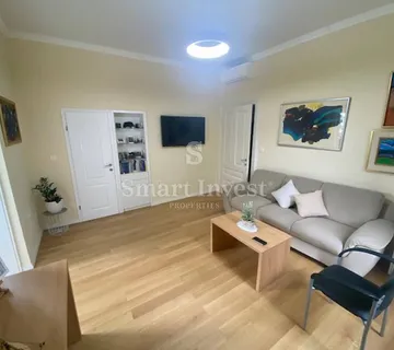 OPATIJA, prekrasan renoviran stan 1. red do  mora - cover
