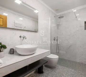 KRALJEVICA, moderna villa s bazenom i pogledom na more - cover