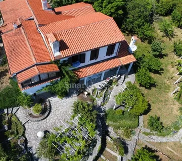 POBRI, kuća s velikom okućnicom - cover