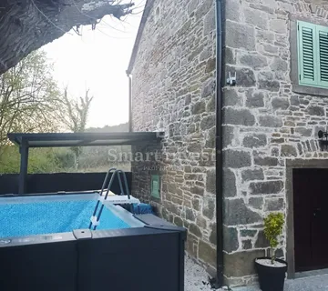 PRILIKA! ISTRA - SOVINJAK, NOVORENOVIRANA KUĆA U PRIRODI! - cover