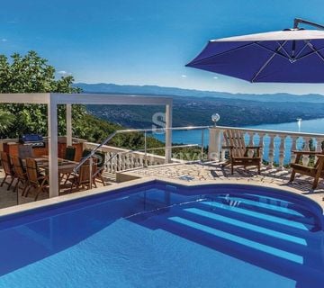OPATIJA, prostrana kuća s zadivljujućim pogledom na cijeli Kvarner! - cover