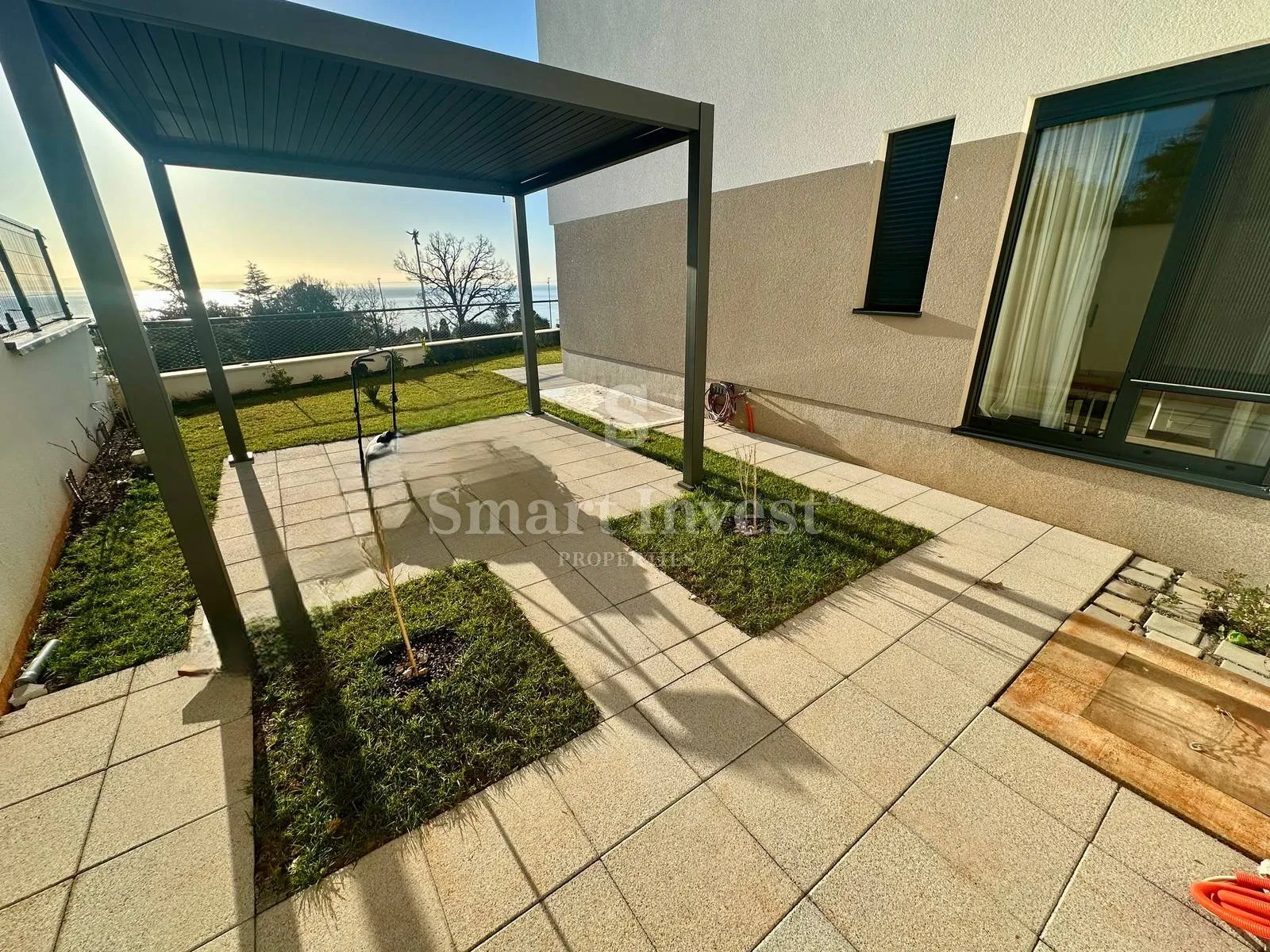 OPATIJA, stan 2S+DB s vrtom, u novogradnji s pogledom na more - cover