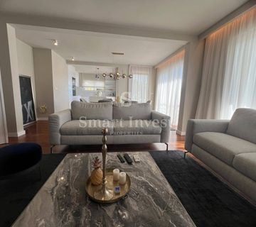 OPATIJA, stan od 97 m2 s prekrasnim pogledom i terasom - cover