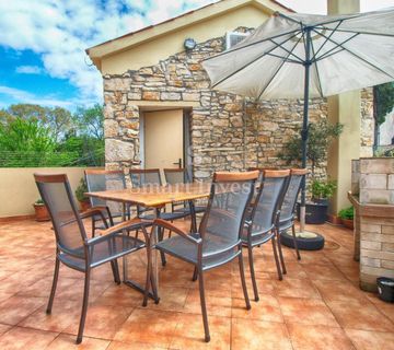 MEDULIN, uređena kamena kuća blizu mora, 150 m2 - cover