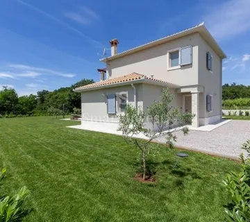 ISTRA, novogradnja s bazenom, 170 m2, na 15 minuta od mora - Rabac, Labin