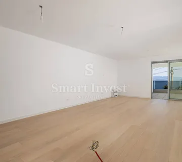 OPATIJA, stan 2S+DB s pogledom na more, u novogradnji s bazenom (S1)