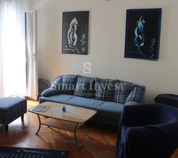 OPATIJA, stan od 112 m2,3S+DB, u strogom centru s parkingom