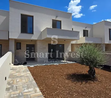 KUKULJANOVO, moderna kuća u nizu (B1) - cover