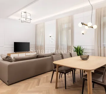 OPATIJA – CENTAR, luksuzan stan 2S+DB u vili, 1. red do mora (A1) - cover