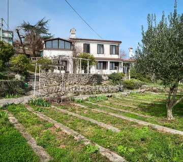 POBRI, kuća s velikom okućnicom - Pobri, Opatija