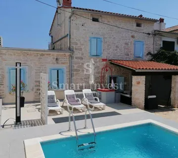 MARČANA - ISTRA, KAMENA RENOVIRANA KUĆA S BAZENOM 1,5 KM OD MORA! - cover