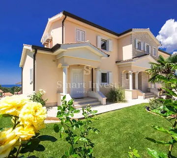 POREČ, RASKOŠNA VILA S BAZENOM I POGLEDOM NA MORE - cover