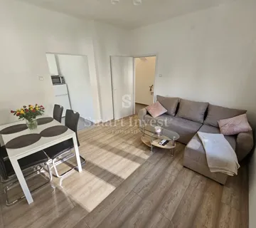 ŠKURINJE, novouređen stan s 2 stambene jedinice, blizina fakulteta - cover