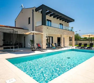 ISTRA - RABAC, 10 km, nova luksuzna kuća s teniskim terenom - cover
