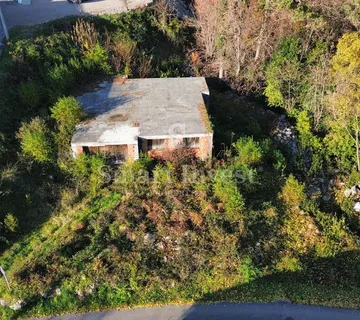 OPATIJA - POBRI, započeta gradnja kuće na zemljištu od 1199 m2 - Pobri, Opatija