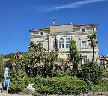 OPATIJA, historijska villa prvi red do mora - najam - cover