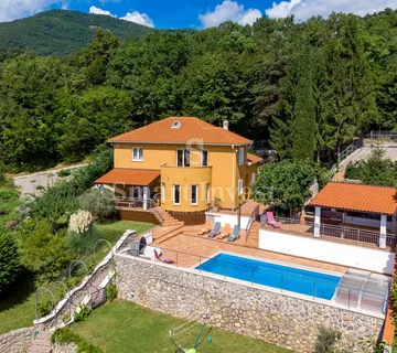 VEPRINAC, prodaje izuzetna kuća sa bazenom i teniskim terenom - Veprinac, Opatija