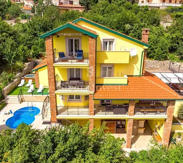 OPATIJA okolica, prekrasna vila s bazenom i pogledom na more u mirnom okuženju, prodaja