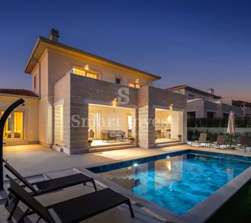 ISTRA - POREČ, moderna prostrana villa s bazenom blizu mora, prodaja - Vabriga, Tar-Vabriga