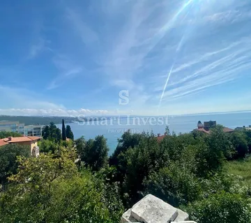 OPATIJA, dvoetažni stan prvi red do mora