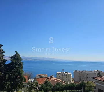 OPATIJA, etaža kuće s garažom, vrtom i pogledom na more
