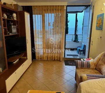 IČIĆI, stan s parkirnim mjestom, prvi red do mora! - cover