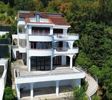 OPATIJA, stan od 224 m2 u roh bau fazi + apartman 39 m2, s panoramskim pogledom na Kvarner