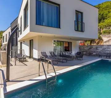 MOŠĆENIČKA DRAGA, moderna vila s bazenom i spa zonom nedaleko mora - cover