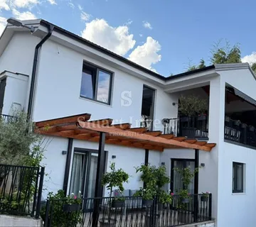 LOVRAN, prekrasna novoizgrađena kuća s pogledom na more - cover