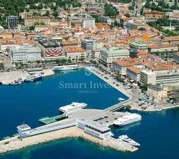 RIJEKA, stan na Rivi 141 m2, 1.red do mora!