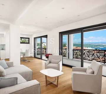 OPATIJA - CENTAR, stan od 126,77 blizu mora
