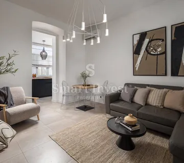 PULA - CENTAR, prekrasan renoviran stan 2S+DB - cover