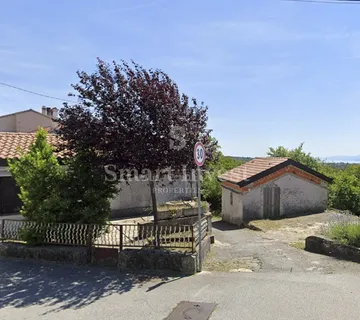 VIŠKOVO, starina s okućnicom i pogledom na more - cover