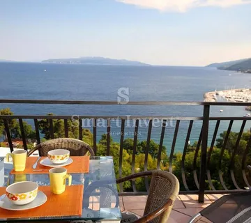 OPATIJA, prodaju se 2 stana + apartman, ukupne površine 290 m2