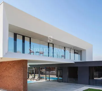 LIŽNJAN, moderna arhitektonska vila s pogledom na more