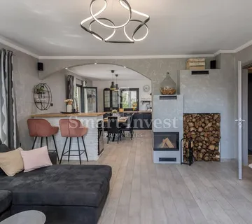 OPATIJA - POBRI, prekrasna kuća za odmor s bazenom na prodaju - cover