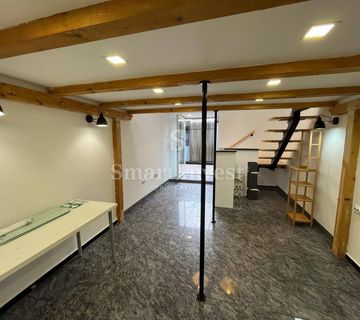 RIJEKA - STROGI CENTAR, POSLONI PROSTOR ZA NAJAM 30+20M2 - cover