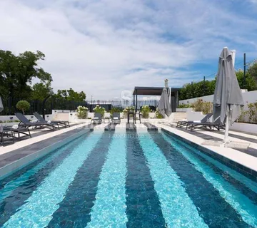 VRSAR, moderna villa s pogledom na more i teniskim terenom - cover