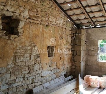 SVETVINČENAT *Prilika za investitore* 3 stare kamene kuće na parceli od 819 m2 s građevinskom dozvolom - cover