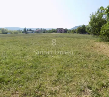 DRAŽICE, iznajmljuje se građevinski teren od 2000 m2 - cover