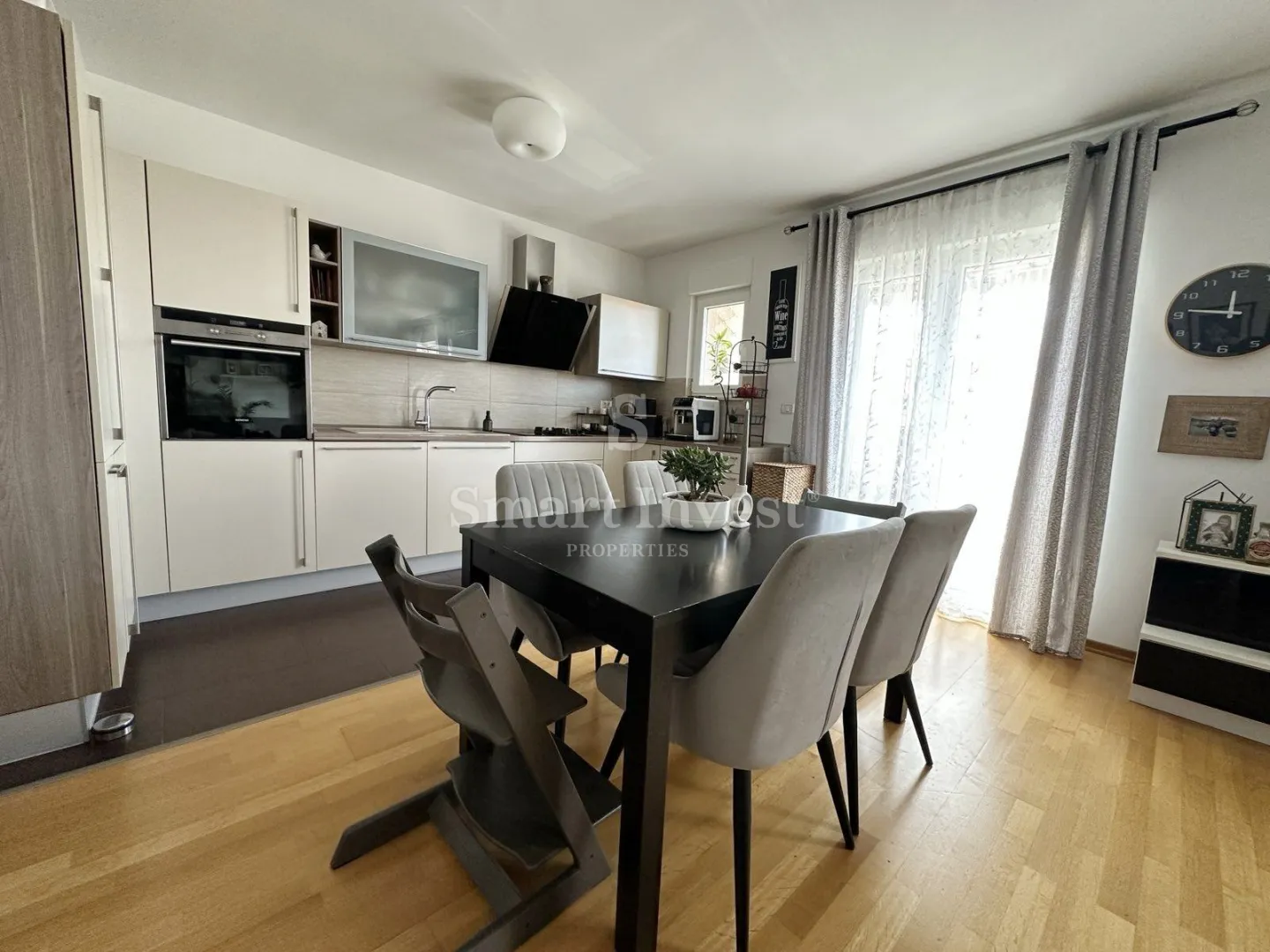 VIŠKOVO, dvoetažni stan 4S+DB, mirna lokacija u blizini centra - cover