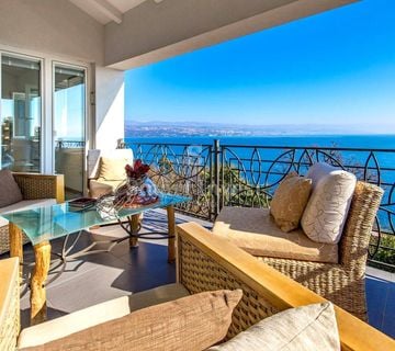 OPATIJA, LUKSUZAN PENTHOUSE DRUGI RED DO MORA, S OKUĆNICOM - cover